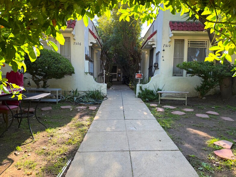 More Photos Of 7506 Norton Ave, West Hollywood Apartments For Sale