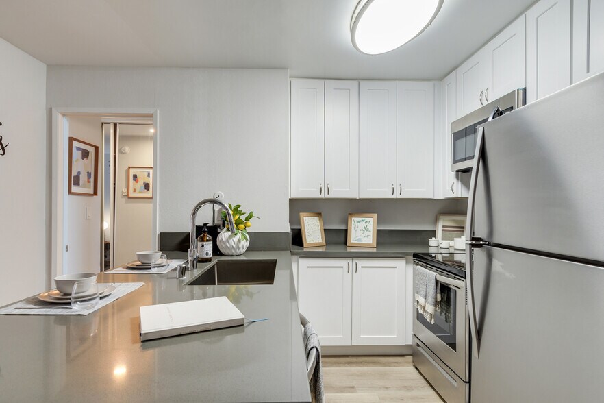 More Photos Of 160 S Virgil Ave, Los Angeles Apartments For Sale