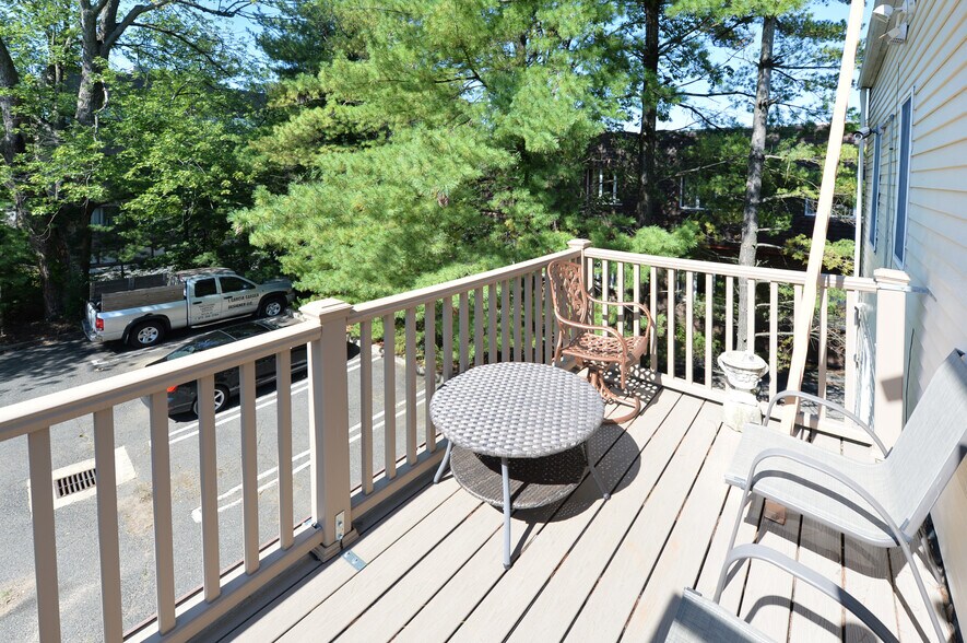 More Photos Of 24 Farview Ter, Paramus Office For Sale