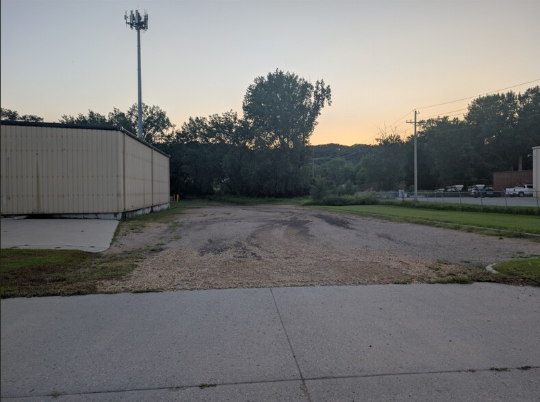 More Photos Of 1119 Center St, North Mankato Warehouse For Sale