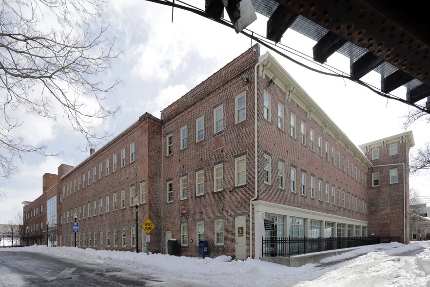 More Photos Of 18-24 Marshall St, Norwalk Office For Lease