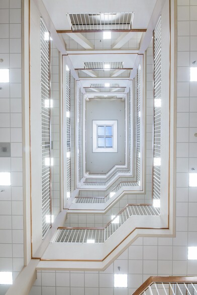 More Photos Of 3100 S Gessner Rd, Houston Office For Lease