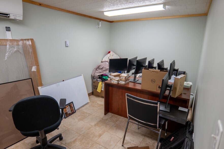 More Photos Of 4 Market Sq, Houlton Office For Sale