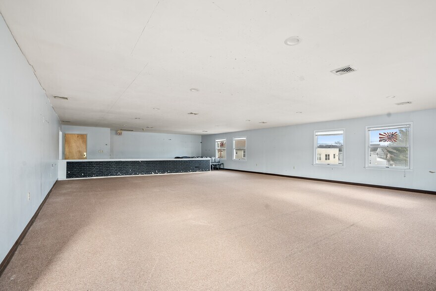 More Photos Of 234 Main St, Lincoln Park Storefront Retail Office For Lease