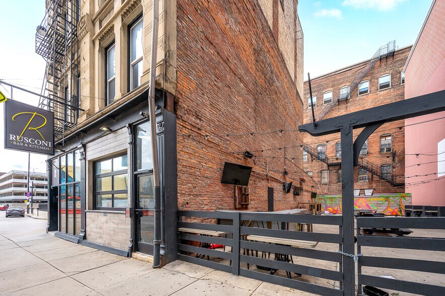 More Photos Of 126 W Sixth St, Cincinnati Apartments For Lease