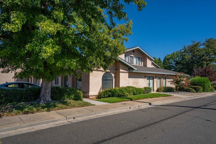 More Photos Of 1551 Hartnell Ave, Redding Office For Lease