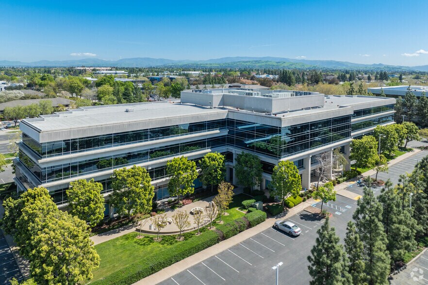 More Photos Of 5050 Hopyard Rd, Pleasanton Office For Sale