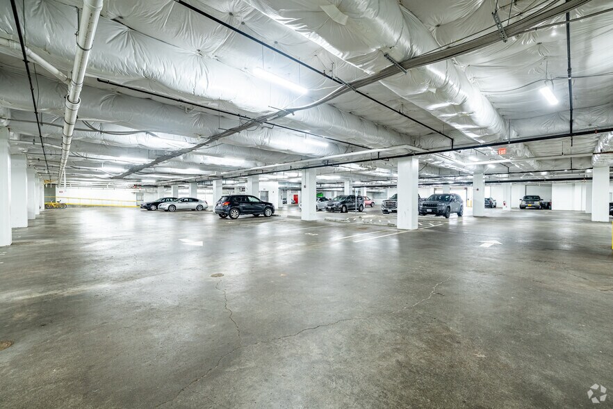 More Photos Of 120 Perry St, Petersburg Apartments For Lease