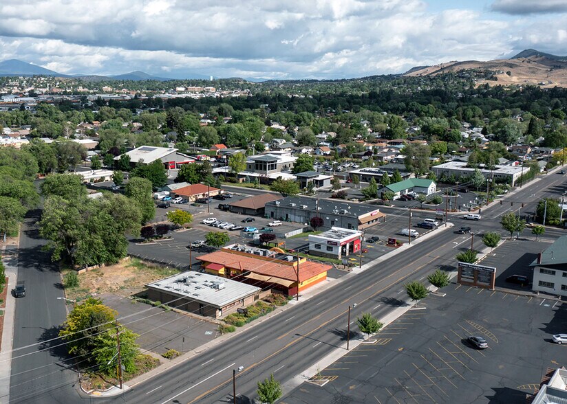 More Photos Of 1776 Washburn Way, Klamath Falls Medical For Sale