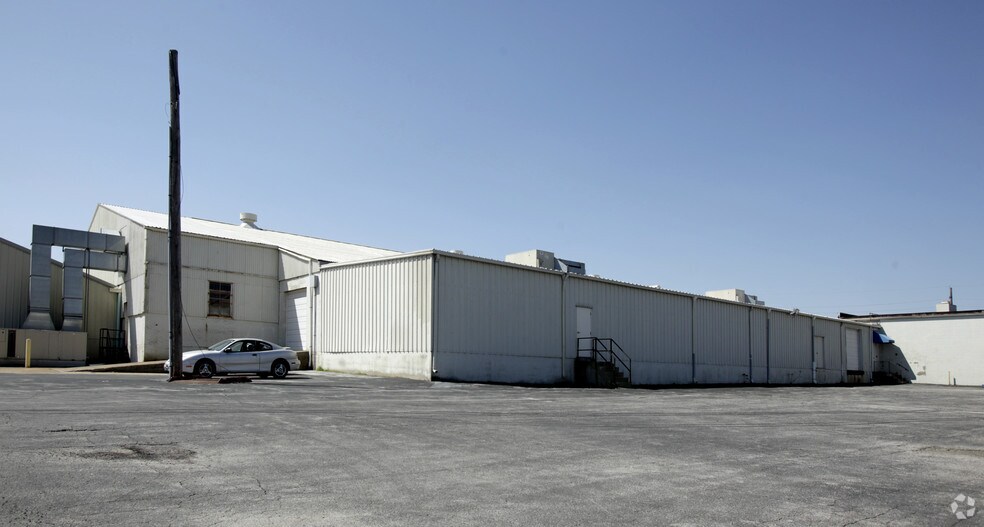 More Photos Of 5900-5914 N Lindbergh Blvd, Hazelwood Unknown For Lease