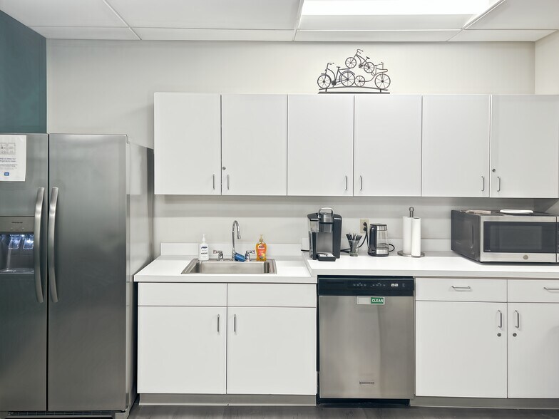 More Photos Of 1300 E 9th St, Cleveland Coworking Space