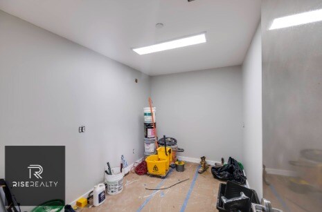 More Photos Of 1539 Covert St, Ridgewood Warehouse For Lease