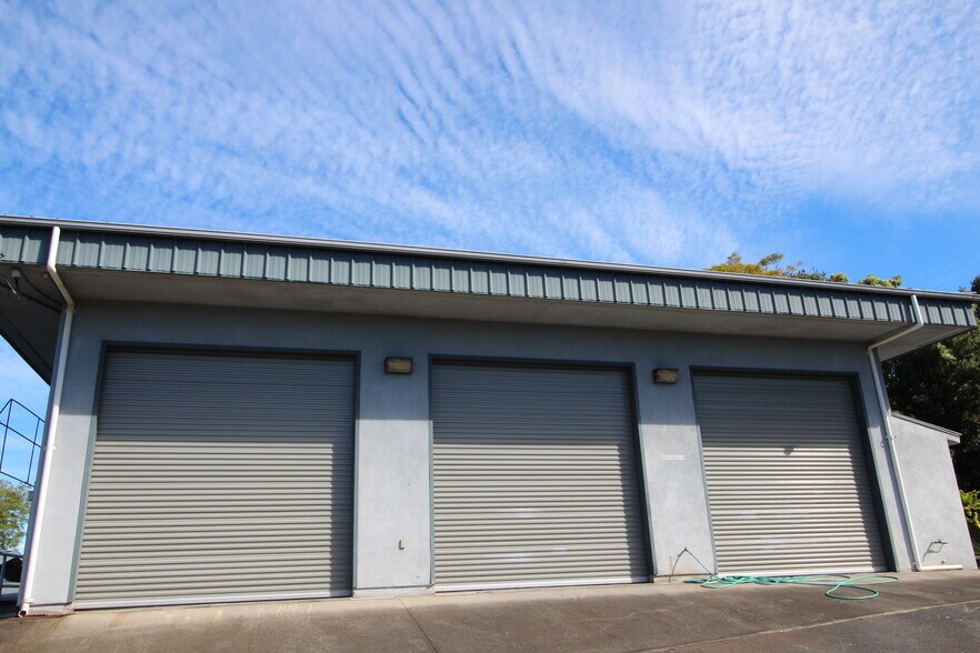 More Photos Of 81-6394 Mamalahoa Hwy, Kealakekua General Retail For Lease