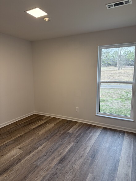More Photos Of 1428 Rock Springs Rd, Columbia Freestanding For Lease