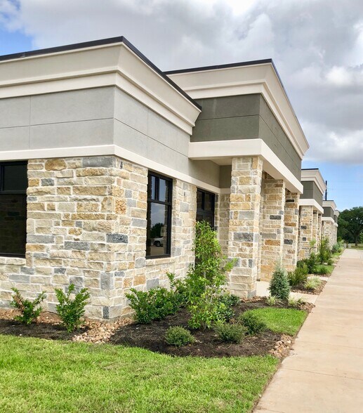 More Photos Of 28111 S Firethorne Rd, Katy Medical For Lease