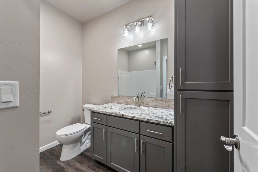 More Photos Of 560 Park Springs Ave, Baker City Apartments For Sale