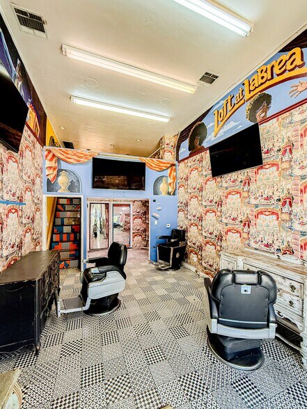 More Photos Of 524 N La Brea Ave, Los Angeles Storefront For Lease