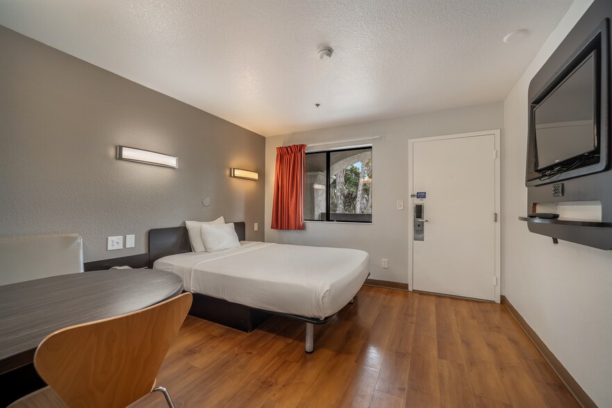 More Photos Of 750 Raintree Dr, Carlsbad Hotel For Sale