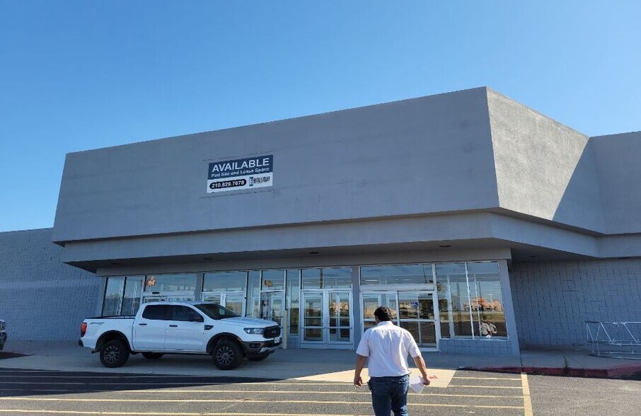 Primary Photo Of 210 SE Georgia Ave, Sweetwater General Retail For Sale