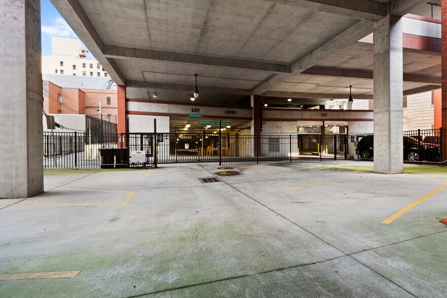 More Photos Of 403-405 N 2nd St, Harrisburg Office For Sale