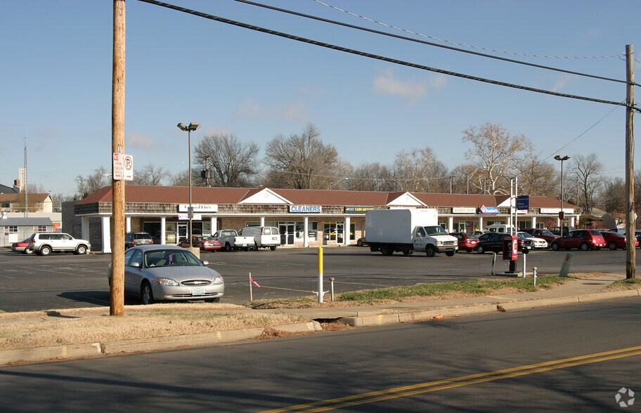 More Photos Of 534-618 E 99th St, Kansas City General Retail For Lease