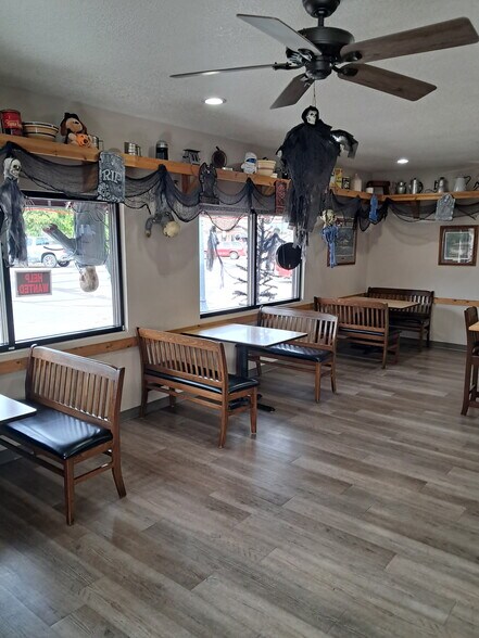 More Photos Of 7709 Main st, Siren Restaurant For Sale