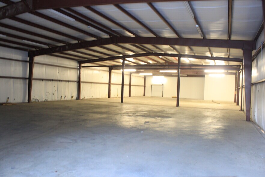 More Photos Of 107 Industrial Park Dr, Hollister Warehouse For Lease