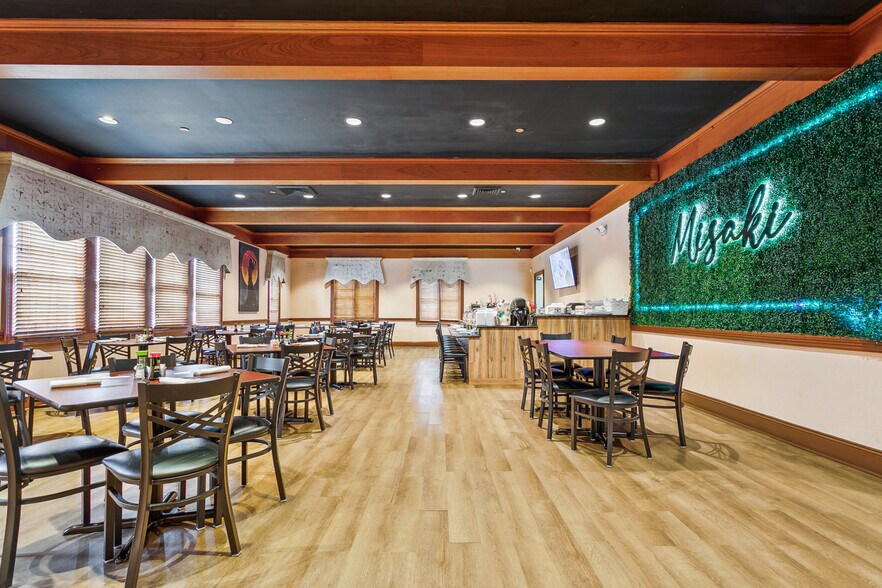 More Photos Of 629 N Highway 190, Covington Restaurant For Sale