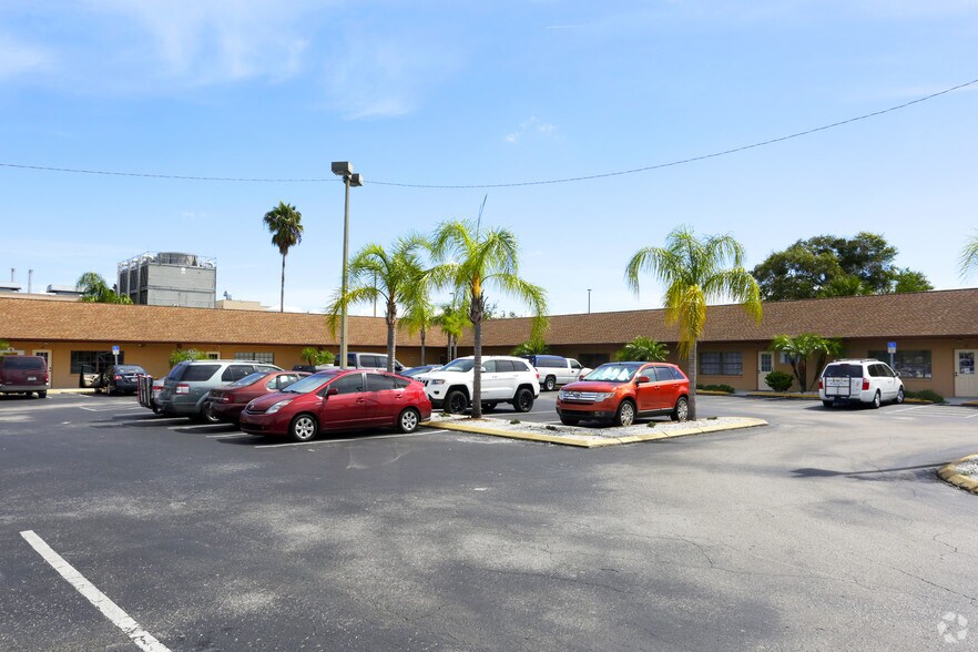 More Photos Of 13910 Fivay Rd, Hudson Medical For Lease