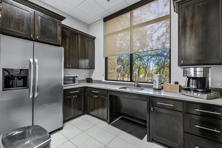 More Photos Of 151 Players Cir, Southlake Loft Creative Space For Lease