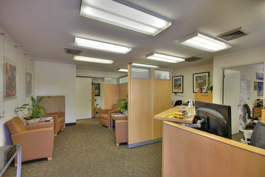 More Photos Of 911-915 Blanco Cir, Salinas Office For Lease