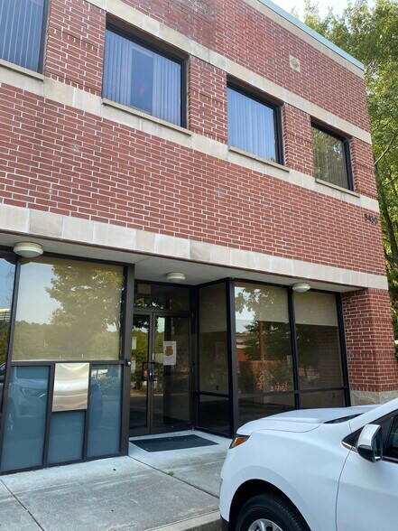 More Photos Of 5430 New Northside Dr, Atlanta Storefront Retail Office For Lease