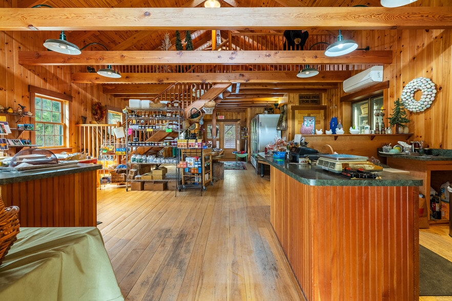 More Photos Of 49 Vermont 12, Pomfret General Retail For Sale