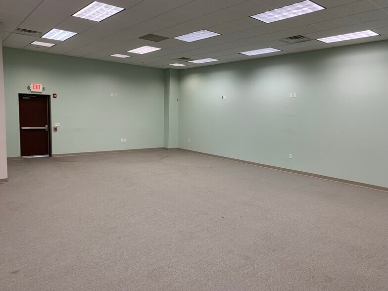 More Photos Of 20630 Route 19, Cranberry Township Medical For Lease