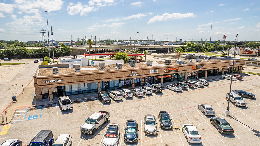 More Photos Of 60-110 Cypress Creek Pky, Houston Freestanding For Sale