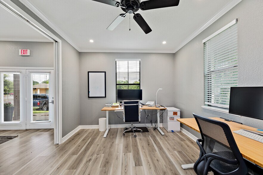 More Photos Of 3000 Joe Dimaggio Blvd, Round Rock Medical For Sale