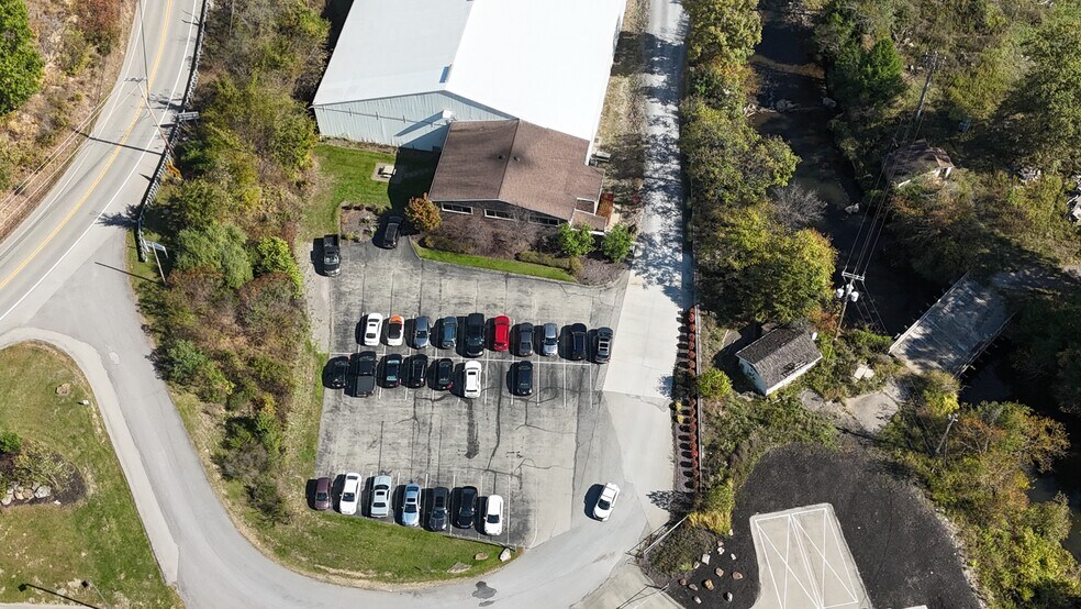 More Photos Of 2330B Wildwood Rd, Gibsonia Warehouse For Sale