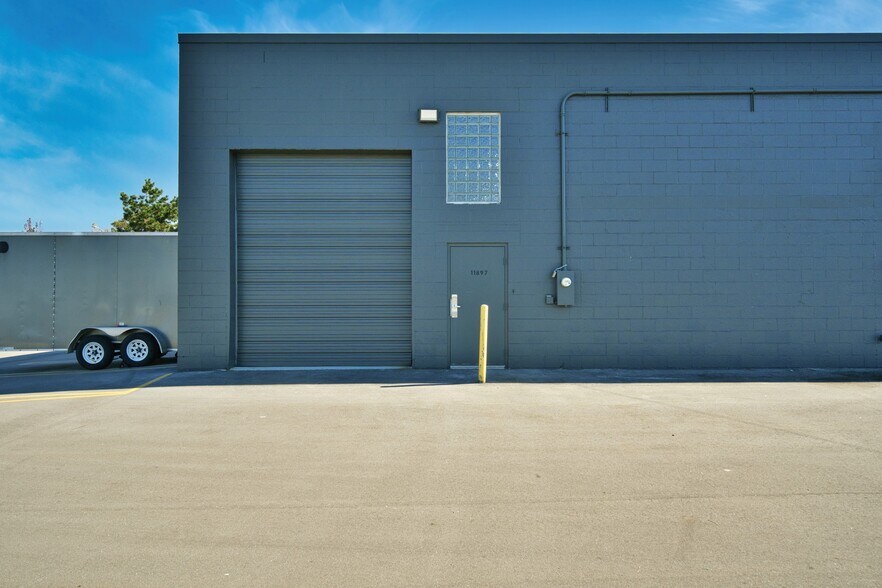 More Photos Of 11887-11897 Belden Ct, Livonia Warehouse For Lease