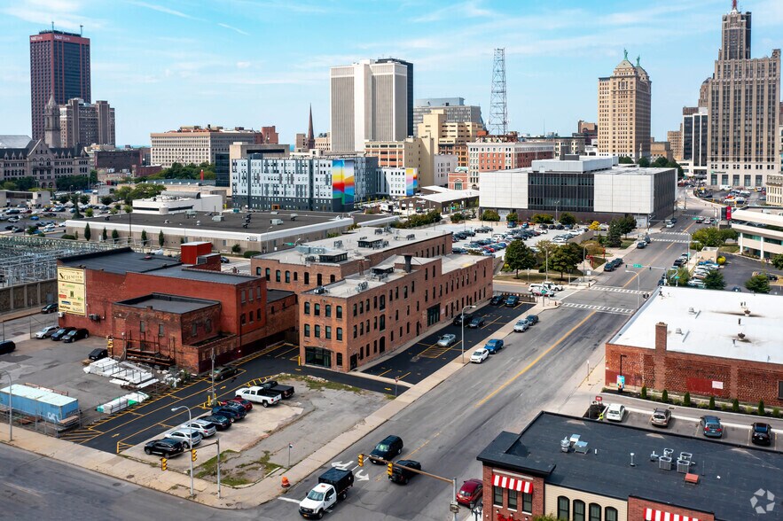 Primary Photo Of 141 Elm St, Buffalo Apartments For Lease