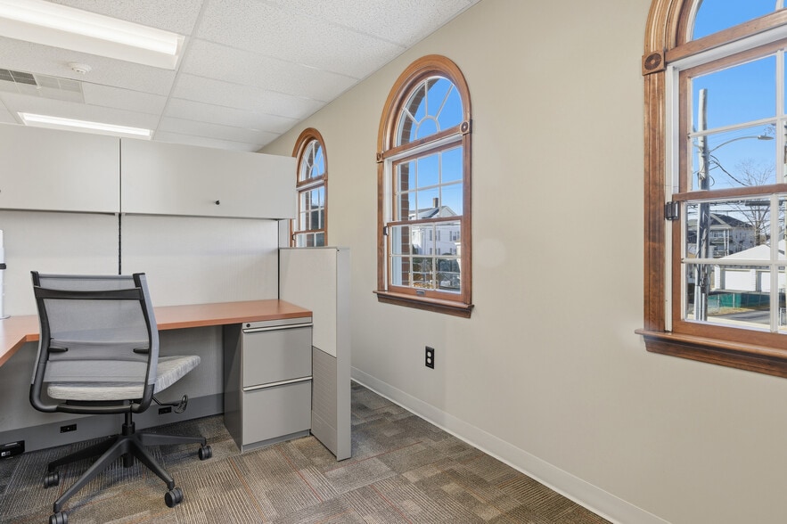 More Photos Of 352 Park Ave, Woonsocket Office For Sale