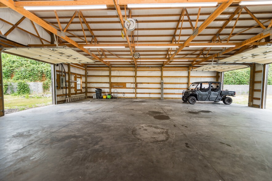 More Photos Of 2648 Rainbow Lake Rd, Inman Flex For Sale