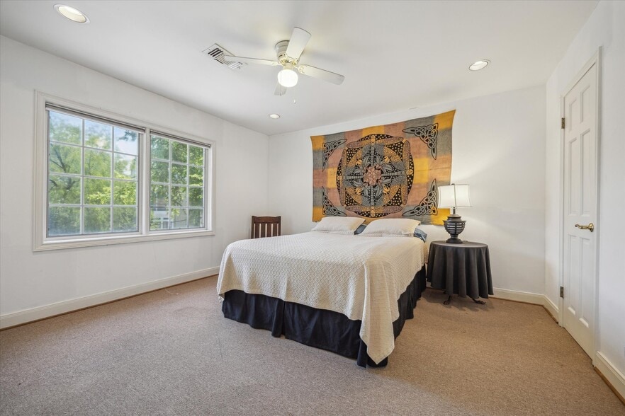 More Photos Of 5135 Edloe St, Houston Office Residential For Sale