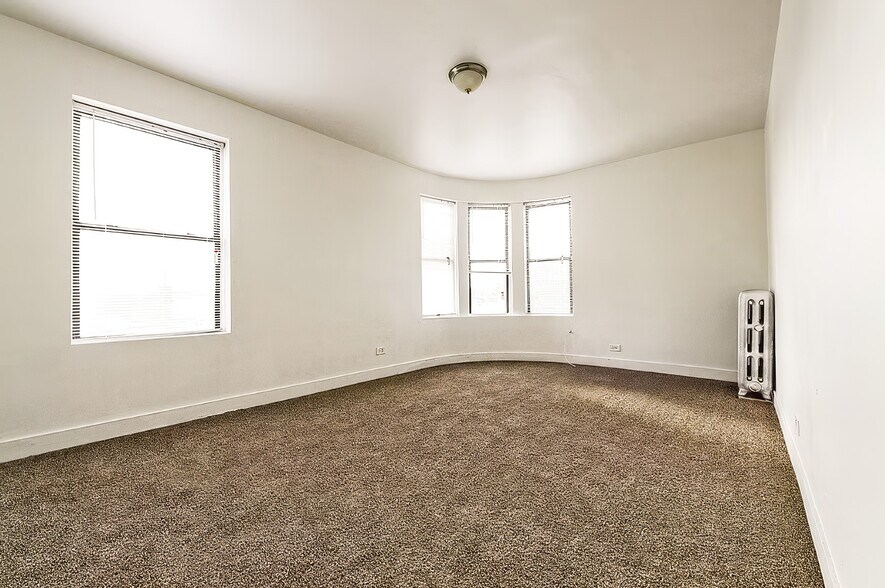 More Photos Of 808 W 76th St, Chicago Apartments For Sale