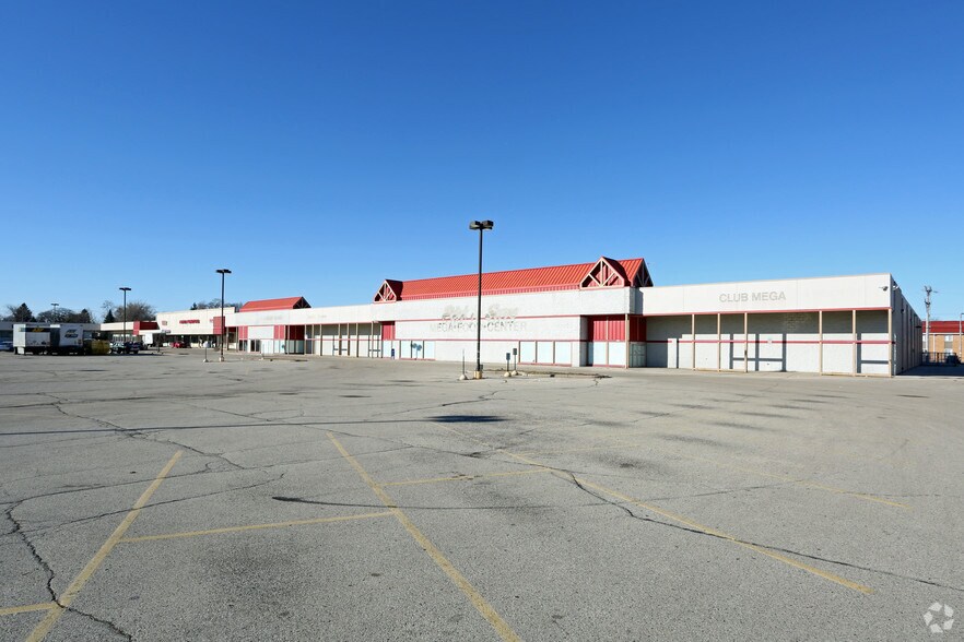 More Photos Of 2210-2400 Rapids Dr, Racine Freestanding For Sale