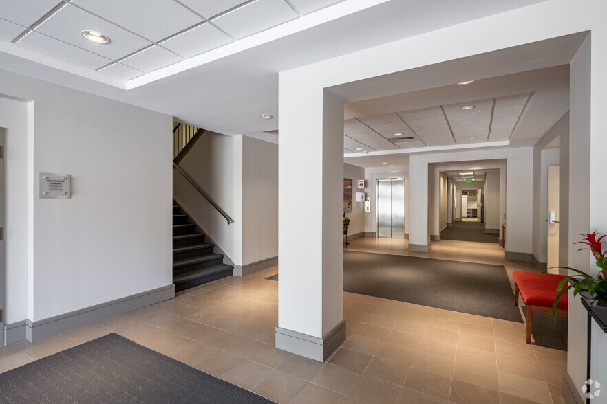 More Photos Of 110 Office Park Dr, Birmingham Office For Lease