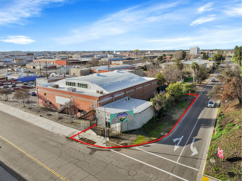 Primary Photo Of 2428 San Benito St, Fresno Showroom For Sale