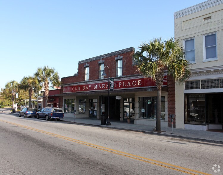 More Photos Of 917 Bay/211 Charles St, Beaufort Storefront Retail Residential For Sale