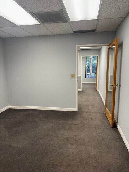 More Photos Of 30423 Canwood St, Agoura Hills Office For Sale