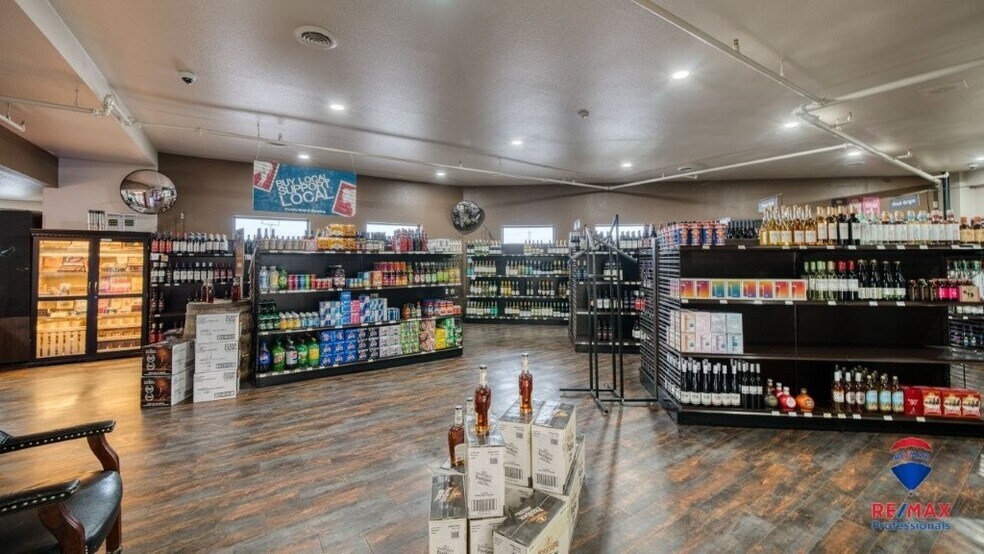 More Photos Of 5201 S Douglas Hwy, Gillette Bar For Sale
