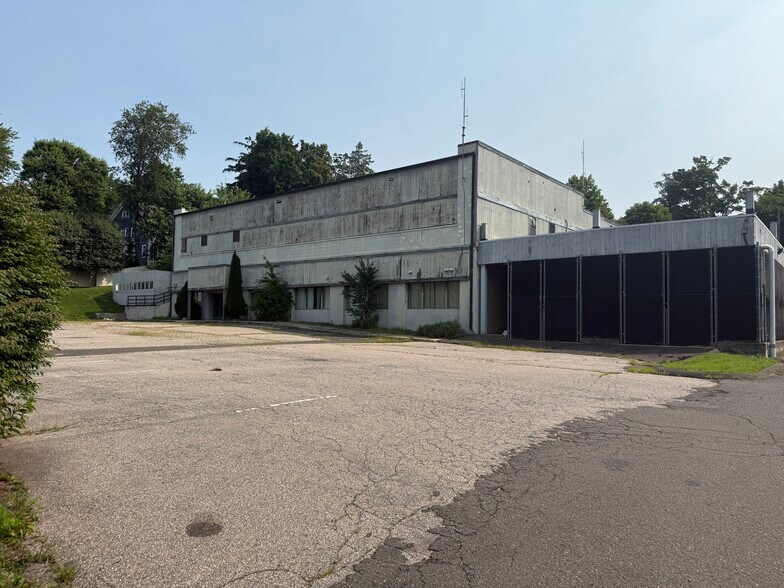 More Photos Of 3 Main St, Newtown Daycare Center For Sale